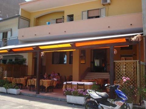 Un Posto Al Sole Bed & Breakfast Torretta  Exterior foto